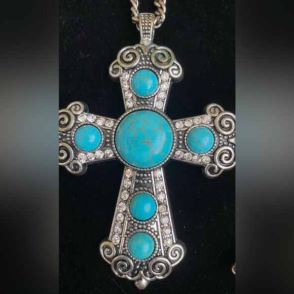 Turquoise Cross Western Style Necklace - Picture 4 of 4